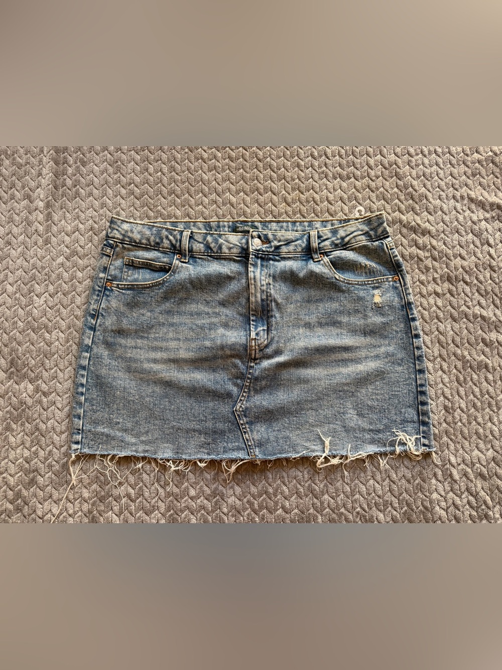 Wild Fable Women's Distressed Denim Mini Skirt Raw Hem Size 18